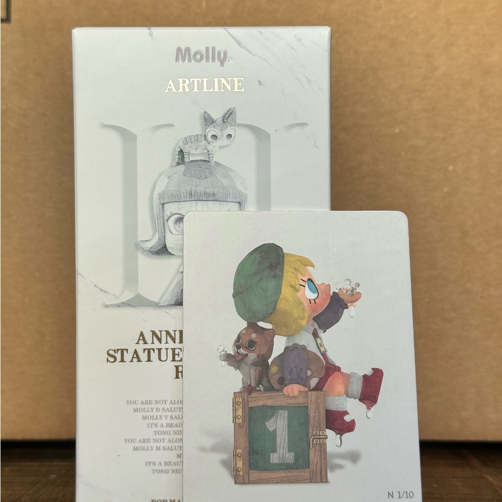 Molly Statues Blind Box - You are not alone rebirth 2006 from Pop Mart